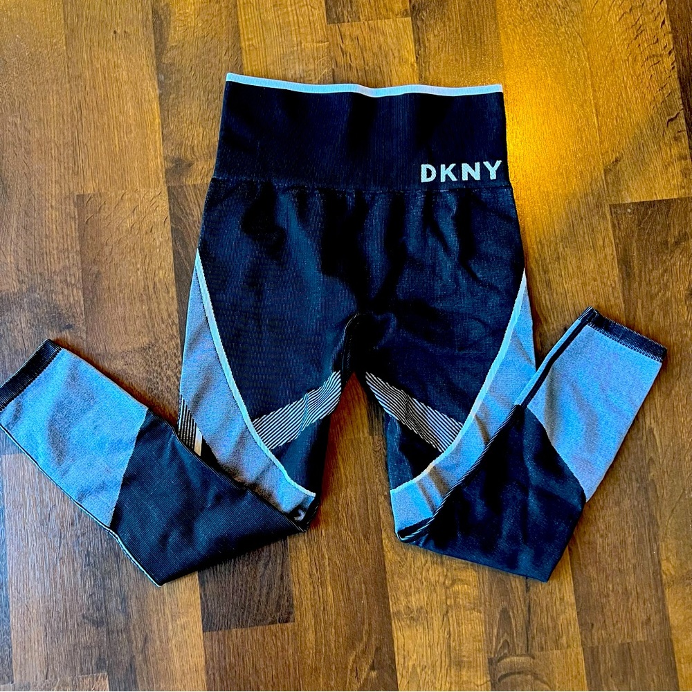 Black DKNY leggings small NWOT